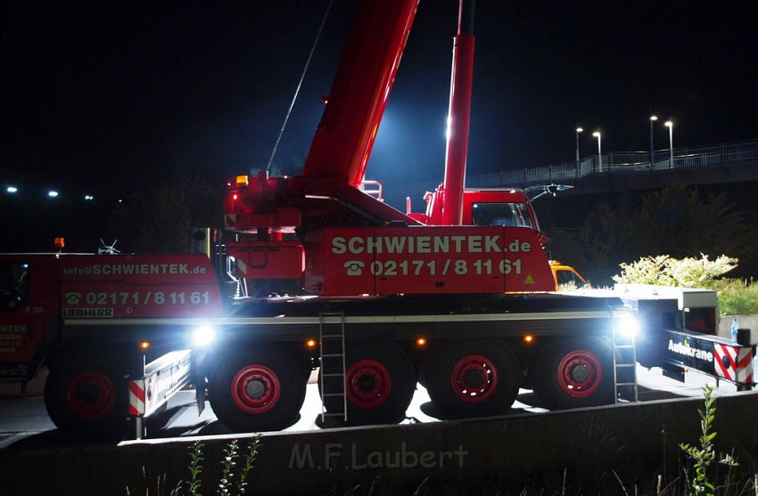 Einsatz BF Koeln PEINGEKLEMMT in Leverkusen P219.JPG